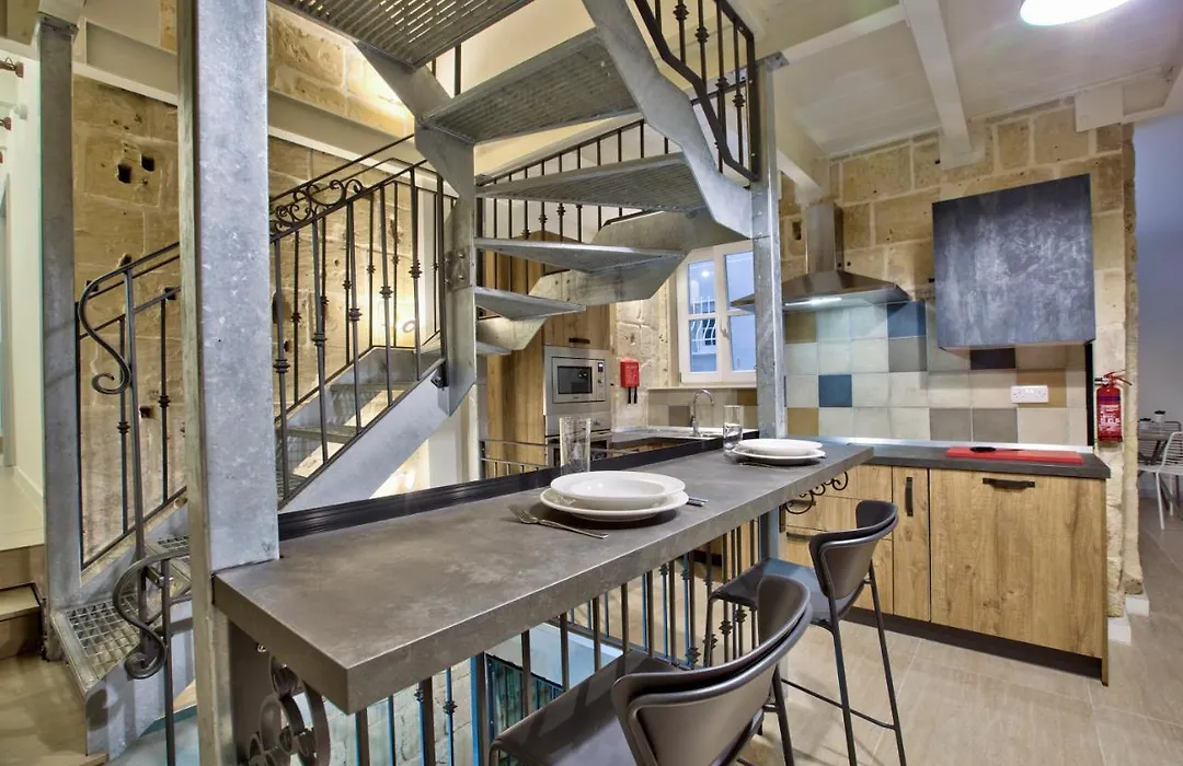 Chateau La Vallette - St. Elmo Suite-1