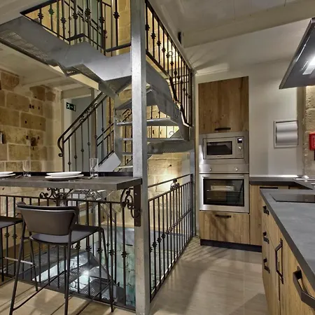 Chateau La Vallette - St. Elmo Suite-3
